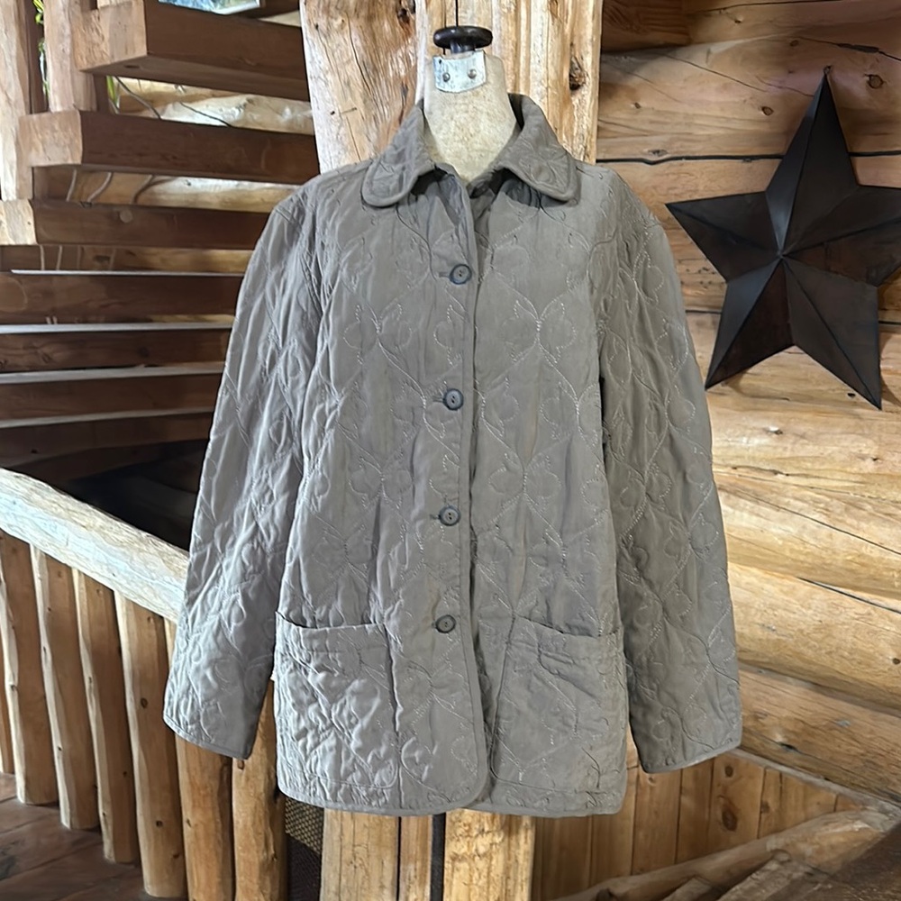 Tan Utility Jacket with Quilted Texture and Casual Style